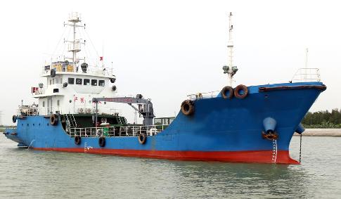 Oily waste reception vessel